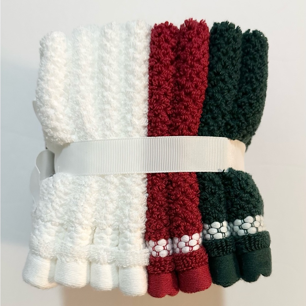 8pc TRULY LOU 100% Cotton Holiday Bath Wash Towel Set- White/Red/Green